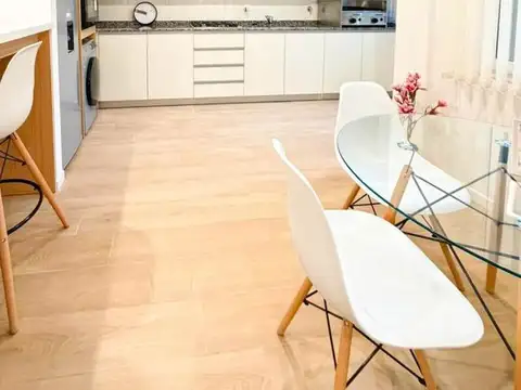 Depto Tipo Casa en Venta en Centro, USD 184.900