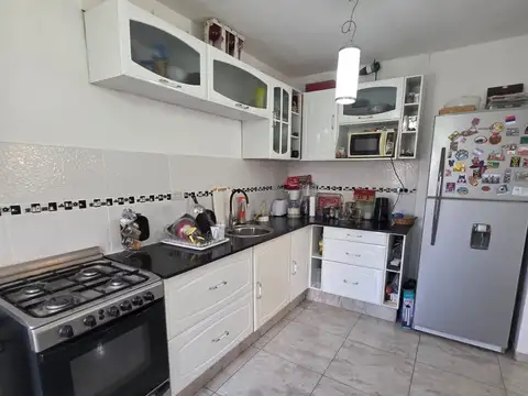 Casa 4 ambientes con 1 baño