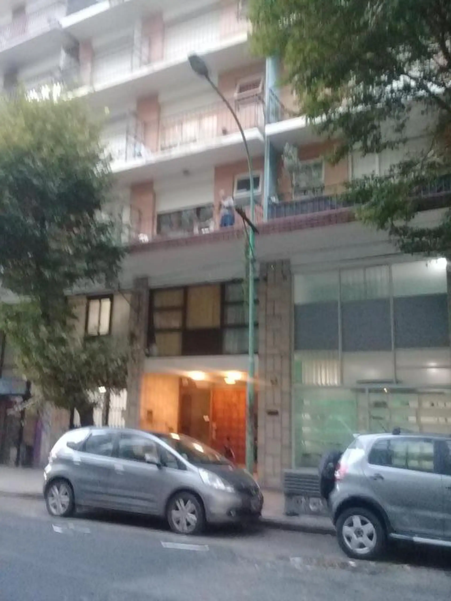 Depto 2 amb, 42m² con balcón al frente — Centro