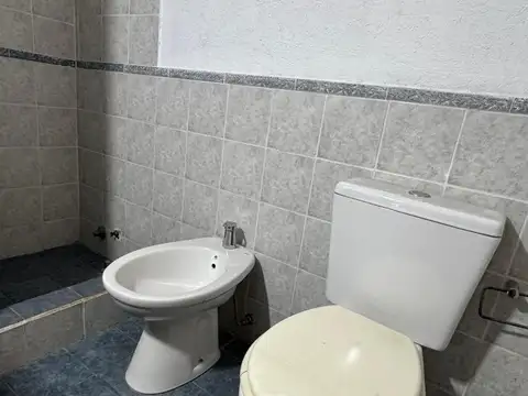 DEPARTAMENTO AL FRENTE EN VENTA CON BALCON - APTO CREDITO