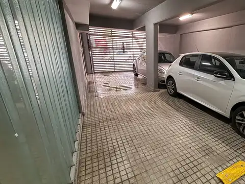 Cochera doble pasante en VENTA en Centro