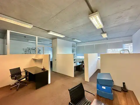 Oficina en Alquiler con 1 cochera