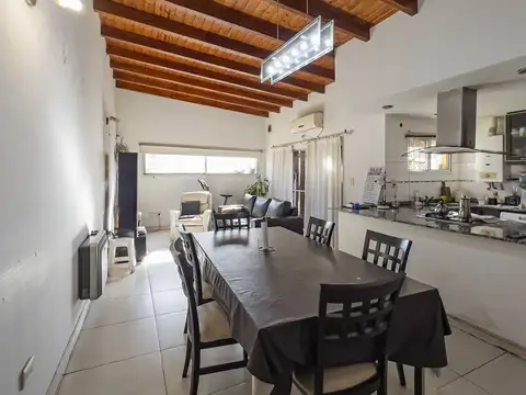 VENTA CASA  CON LOCAL B° ESPAÑA Y HOSPITALES