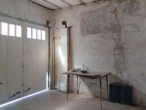 Terreno - El Palomar - GALPON - PERMUTA- VESTUARIOS- CASA DE 3 AMB - LOTE