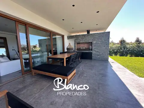 Casa en Alquiler al Oeste