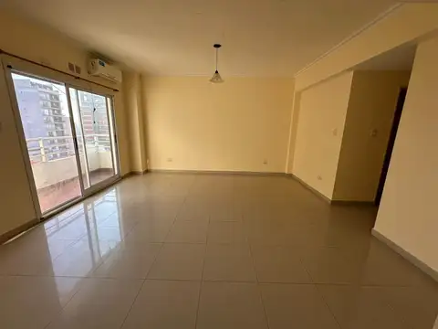 Alquiler de departamento 2 ambientes con doble balcón en Wilde Centro