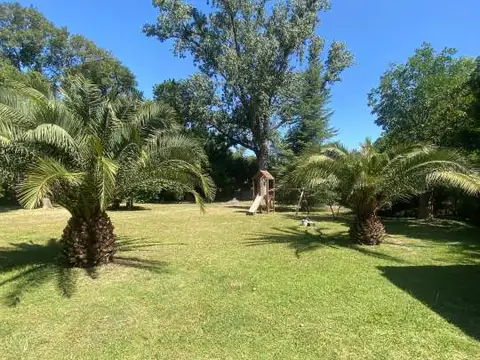 Quinta en Venta con 2 cocheras