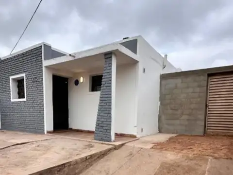 Casa 2 Dorm. B° Villa el Libertador