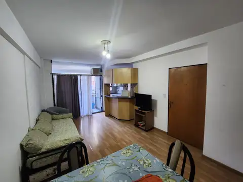 Muy buen dos ambientes en buen edificio 