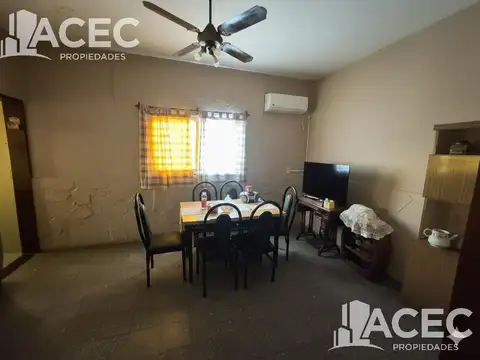 Casa 4 ambientes con 1 baño