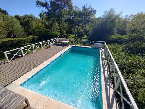 CASA DE 4 AMB. SE VENDE EN DELTA TIGRE CON PILETA