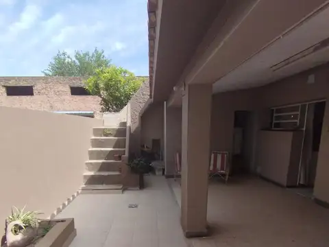 Casa en centro de Funes