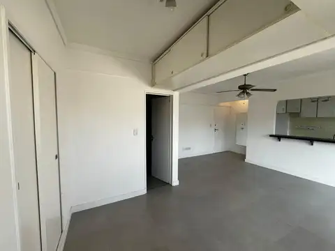 Excelente Depto 1 amb divisible, c/cochera