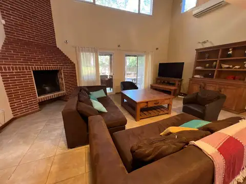 CASA en VENTA CARILO 5 AMBIENTES