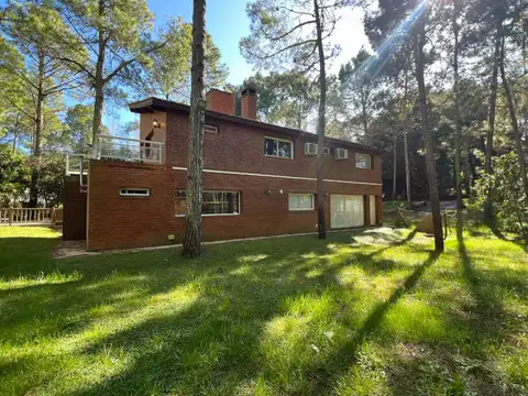 Casa 5 ambientes con 3 baños