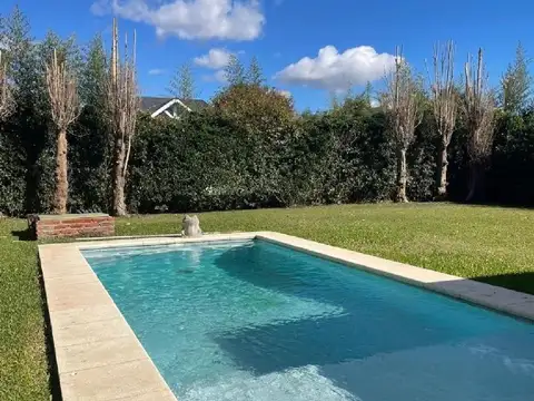 Casa en El Recodo con pileta