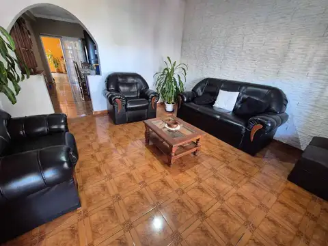 Casa en Venta en Isidro Casanova, USD 130.000