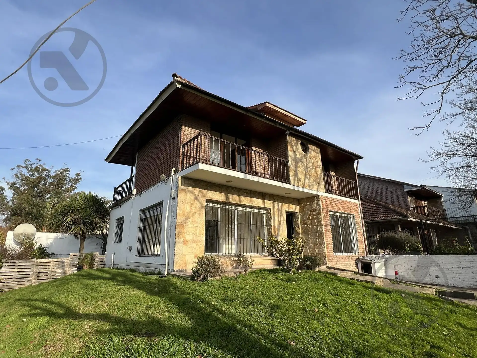 ALQUILER COMERCIAL | CASA SOBRE AV EDISON CASI MARIO BRAVO