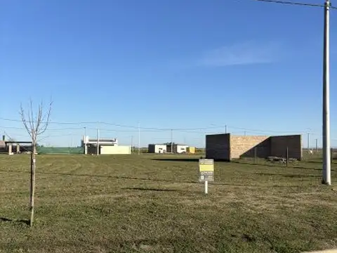 VENTA - Lote en barrio Las Moras 2 -  Entrega U$D 10.000 y saldo en 18 cuotas U$D 700
