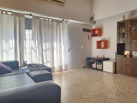 Casa en Venta en Barrio Hipico, USD 239.000