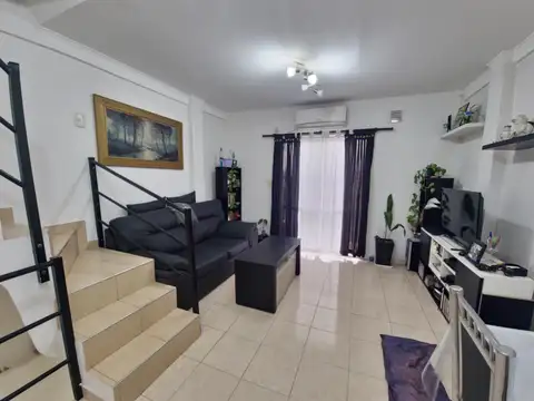 Depto Tipo Casa en Venta de 2 dormitorios