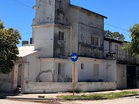 Depto Tipo Casa en Venta en Villa Azalais, USD 75.000