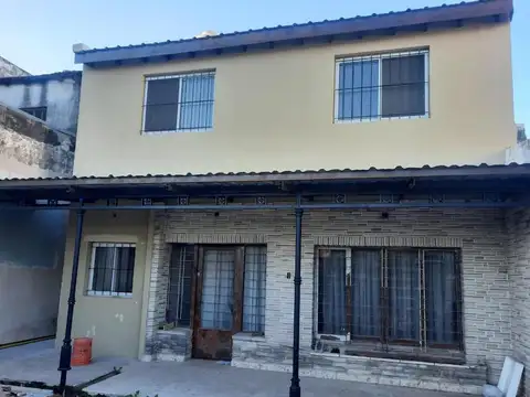 CASA EN LOTE PROPIO EN DOS PLANTAS A TERMINAR DETALLES