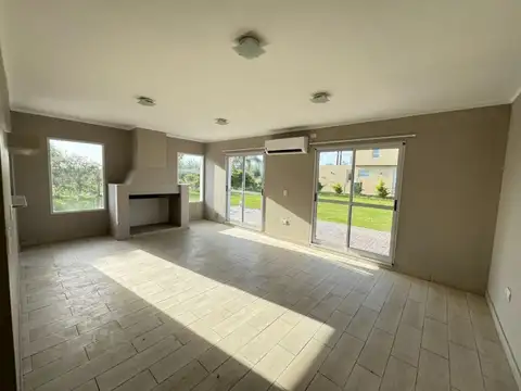 Casa en Venta en Funes, USD 230.000