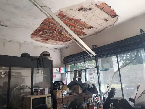 Venta en bloque local c/vivienda Esq Avda Perón