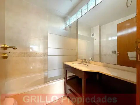 Departamento en Alquiler con 1 cocheras