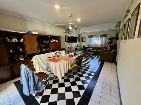 Casa en Venta en Adrogue, USD 198.000