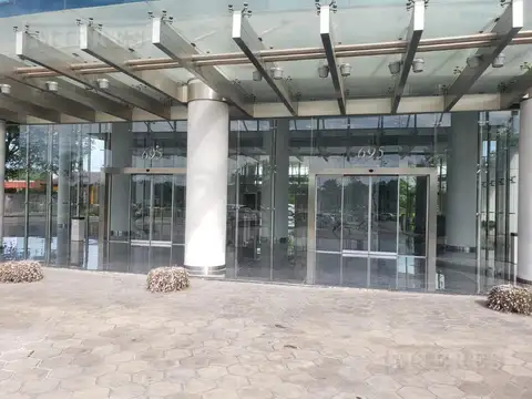 Excelente Semi Piso de oficinas en Torre de Las Naciones Bourdier al 600