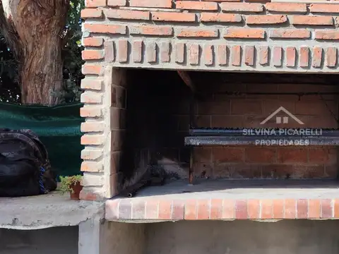 Casa en Alquiler con 1 cochera