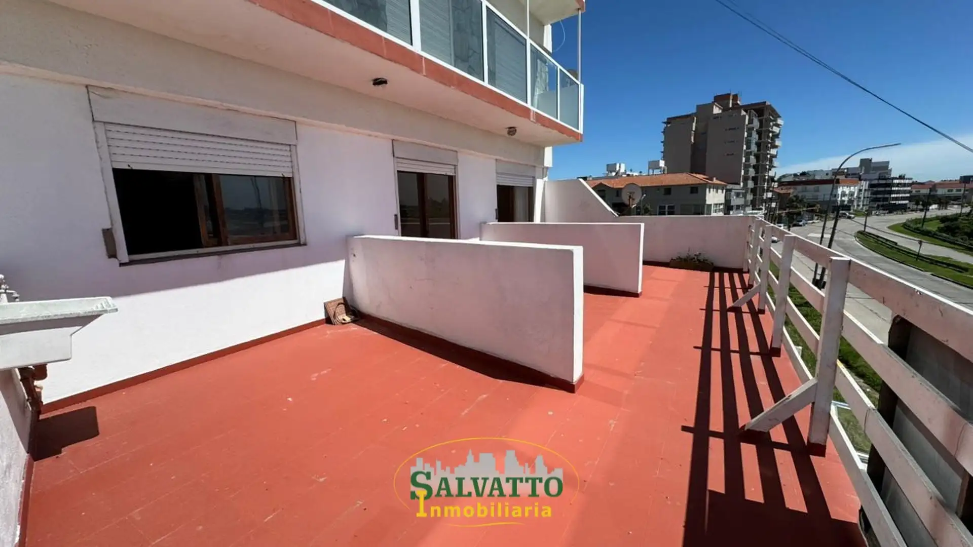 Departamento 3 ambientes frente al mar en Punta Mogotes