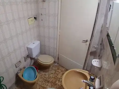 Casa 5 ambientes con 1 baño