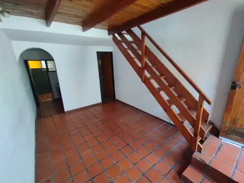 Casa en Alquiler en Castelar Sur, $ 400.000