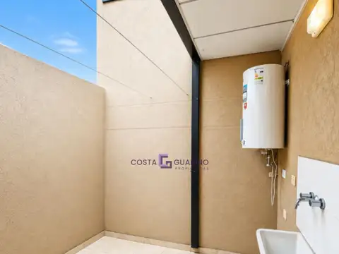 Excelente monoambiente en primer piso ubicado sobre Avenida Illia