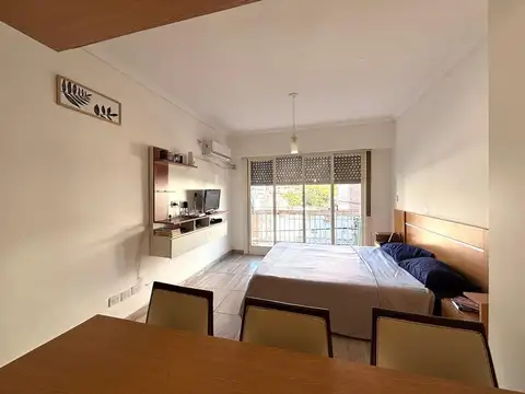 VENTA MONOAMBIENTE CASTELAR NORTE REFACCIONADO
