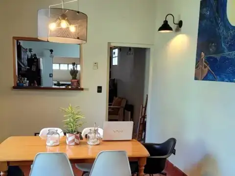 Casa 5 ambientes con 2 baños