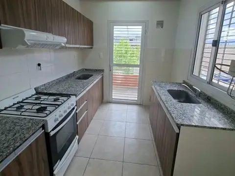 Departamento 5 ambientes con 1 baño
