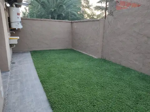 Depto Tipo Casa en Alquiler de 2 dormitorios
