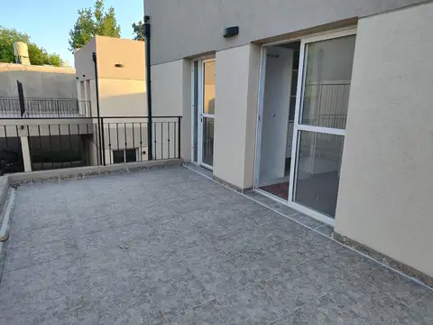 Depto Tipo Casa en Alquiler en Ituzaingo, $ 1.200.000