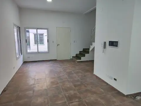 Depto Tipo Casa en Alquiler A Estrenar
