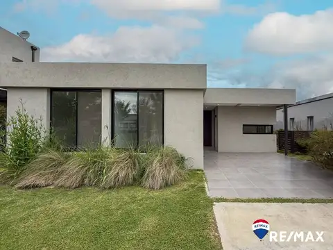 VENTA CASA 4 AMB GALERIA Y PILETA PILAR DEL ESTE