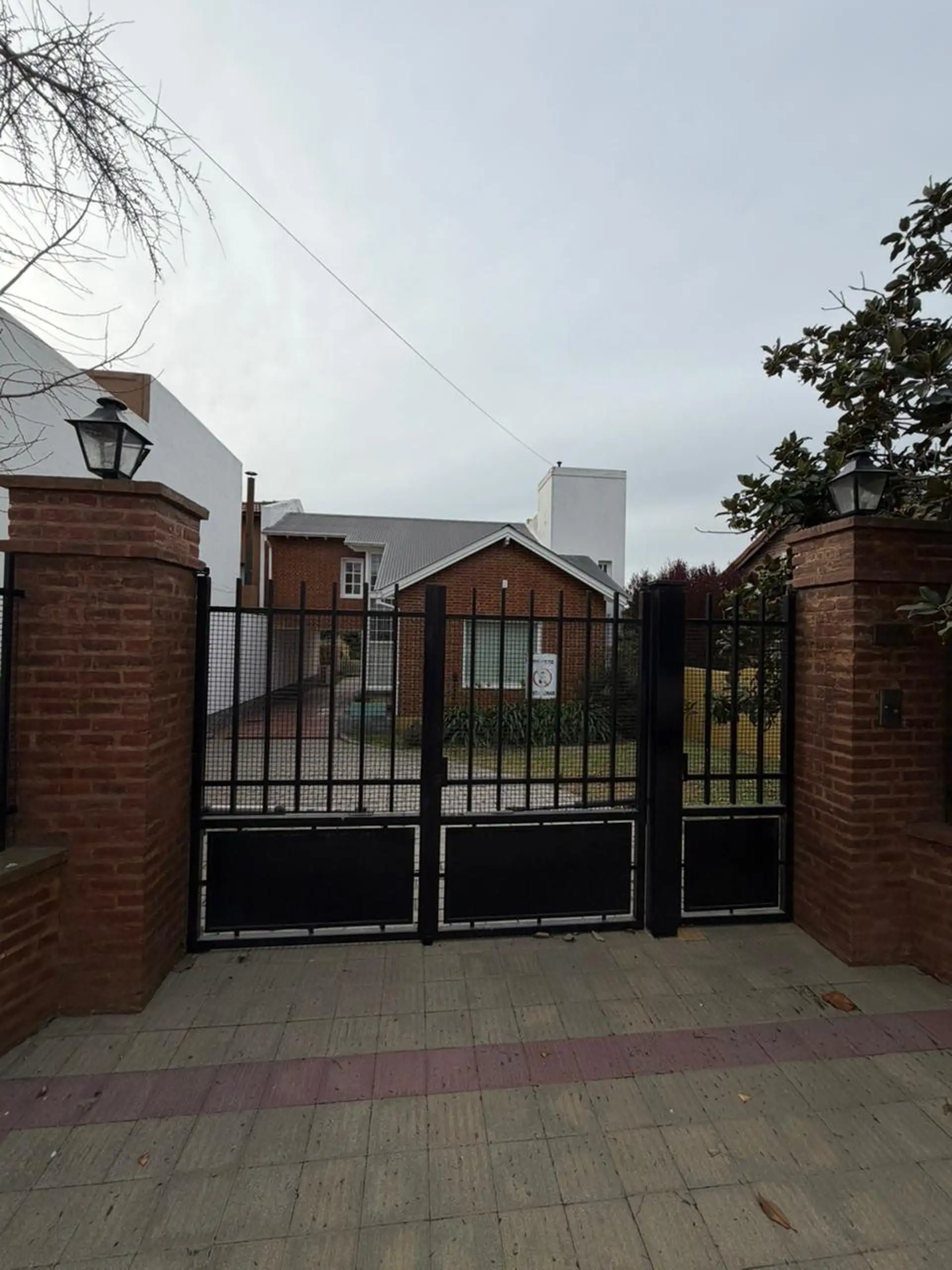 Excelente casa - corte clasico - pileta - 3 dorm - zona calvario