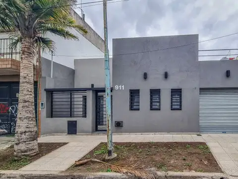 Casa · En Venta · 4 Ambientes · A Estrenar · Con Pileta · Morón