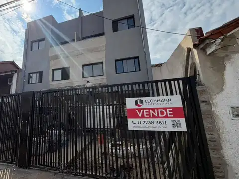 Triplex a Estrenar con doble cochera, jardin y terraza