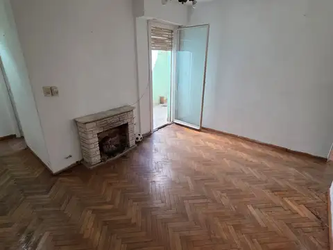 VENTA COGHLAN DEPARTAMENTO 2 AMB CON PATIO