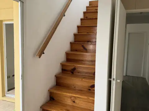Casa en Venta con 4 cocheras