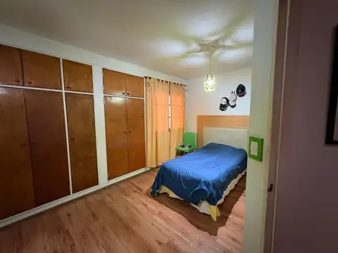 VENDO CASA 3 DORMITORIOS PRADOS DE LA VILLA